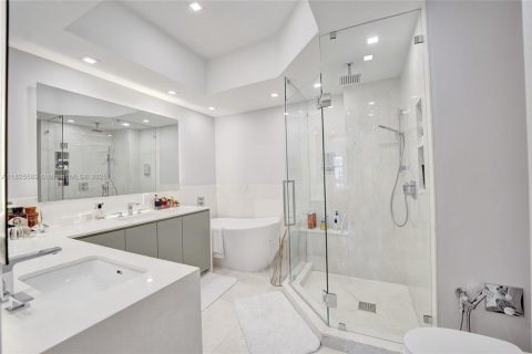 Condominio en venta en Aventura, Florida, 2 dormitorios, 122.63 m2 № 1794038 - foto 24