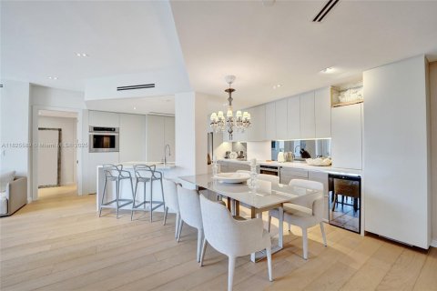 Condominio en venta en Aventura, Florida, 2 dormitorios, 122.63 m2 № 1794038 - foto 4