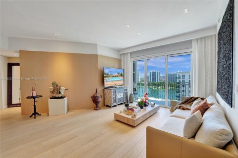 Condominio en venta en Aventura, Florida, 2 dormitorios, 122.63 m2 № 1794038 - foto 10