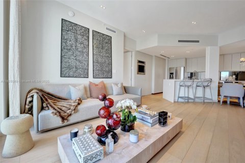 Condominio en venta en Aventura, Florida, 2 dormitorios, 122.63 m2 № 1794038 - foto 15