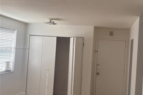 Copropriété à vendre à Palmetto Bay, Floride: 2 chambres, 74.41 m2 № 2084839 - photo 13