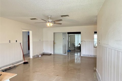 House in New Port Richey, Florida 2 bedrooms, 122.63 sq.m. № 1808740 - photo 13