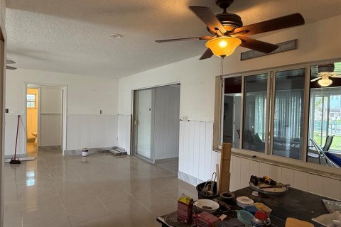 House in New Port Richey, Florida 2 bedrooms, 122.63 sq.m. № 1808740 - photo 14