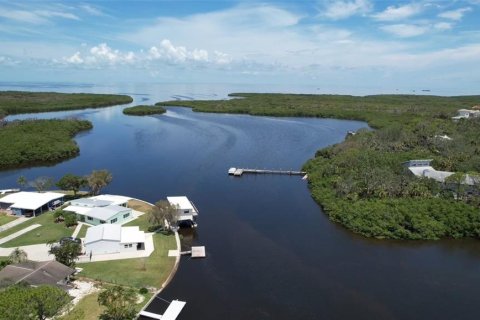 House in New Port Richey, Florida 2 bedrooms, 122.63 sq.m. № 1808740 - photo 3