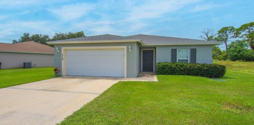 Villa ou maison à Port St. Lucie, Floride 4 chambres, 170.29 m2 № 2439160