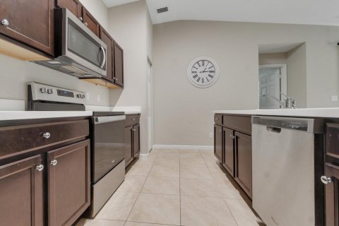 Villa ou maison à louer à Port St. Lucie, Floride: 4 chambres, 170.29 m2 № 2439160 - photo 10