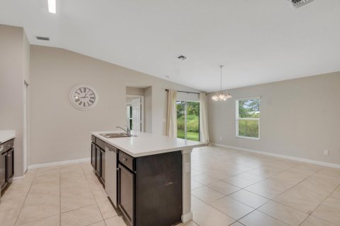 Villa ou maison à louer à Port St. Lucie, Floride: 4 chambres, 170.29 m2 № 2439160 - photo 7