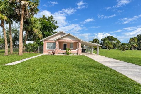 Villa ou maison à Umatilla, Floride 3 chambres, 127.65 m2 № 2413729