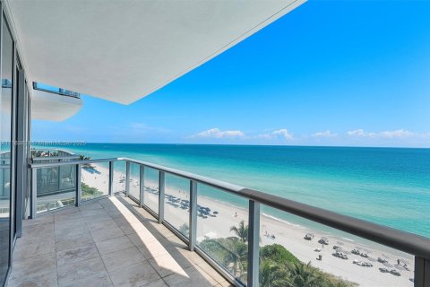 Condominio en venta en Sunny Isles Beach, Florida, 1 dormitorio, 80.08 m2 № 2000011 - foto 2