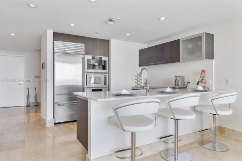 Condominio en venta en Sunny Isles Beach, Florida, 1 dormitorio, 80.08 m2 № 2000011 - foto 4