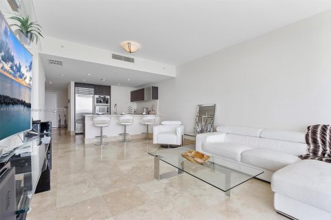 Condominio en venta en Sunny Isles Beach, Florida, 1 dormitorio, 80.08 m2 № 2000011 - foto 3