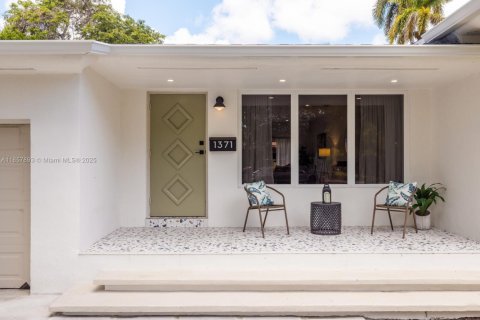 Casa en venta en Miami, Florida, 3 dormitorios, 154.12 m2 № 1882605 - foto 10