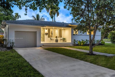 Casa en venta en Miami, Florida, 3 dormitorios, 154.12 m2 № 1882605 - foto 9