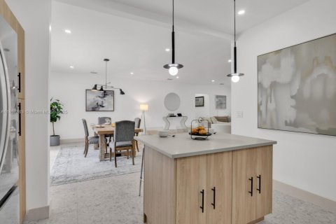 Casa en venta en Miami, Florida, 3 dormitorios, 154.12 m2 № 1882605 - foto 21
