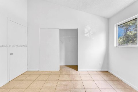 Condominio en alquiler en Oakland Park, Florida, 2 dormitorios, 101.82 m2 № 2327281 - foto 14