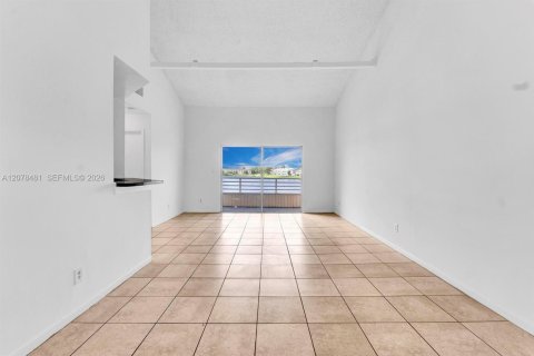 Condominio en alquiler en Oakland Park, Florida, 2 dormitorios, 101.82 m2 № 2327281 - foto 15