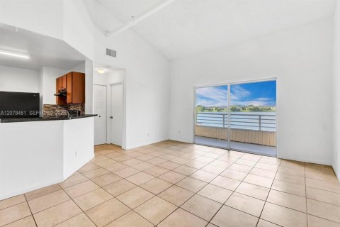 Condominio en alquiler en Oakland Park, Florida, 2 dormitorios, 101.82 m2 № 2327281 - foto 4