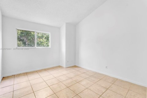 Condominio en alquiler en Oakland Park, Florida, 2 dormitorios, 101.82 m2 № 2327281 - foto 18
