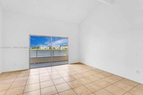 Condominio en alquiler en Oakland Park, Florida, 2 dormitorios, 101.82 m2 № 2327281 - foto 12