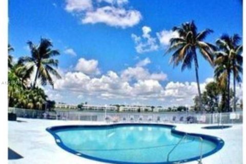 Condominio en alquiler en Oakland Park, Florida, 2 dormitorios, 101.82 m2 № 2327281 - foto 28