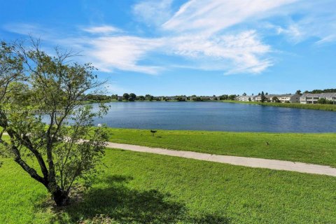 Condominio en alquiler en Oakland Park, Florida, 2 dormitorios, 101.82 m2 № 2327281 - foto 21