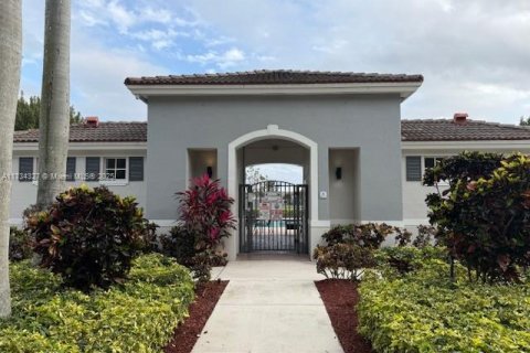 Townhouse in Homestead, Florida 2 bedrooms, 108.32 sq.m. № 1763620 - photo 11