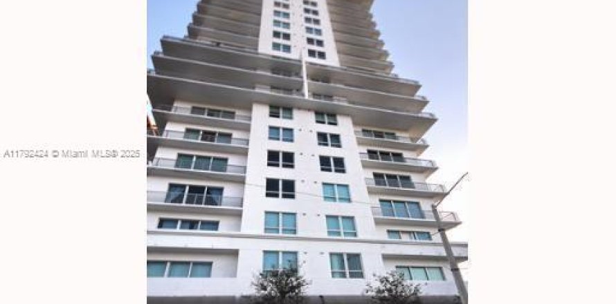 Condominio en Miami, Florida, 1 dormitorio № 1748706