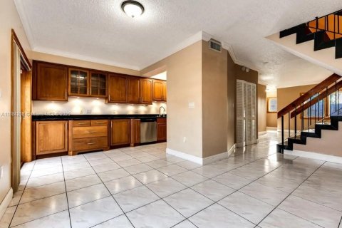 Condominio en alquiler en Miami, Florida, 3 dormitorios, 139.35 m2 № 1931403 - foto 16