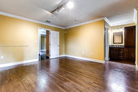 Condominio en alquiler en Miami, Florida, 3 dormitorios, 139.35 m2 № 1931403 - foto 25