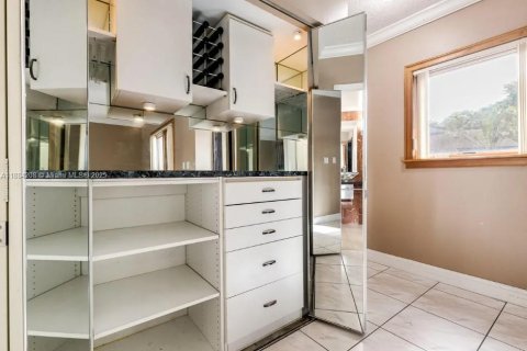 Condominio en alquiler en Miami, Florida, 3 dormitorios, 139.35 m2 № 1931403 - foto 8