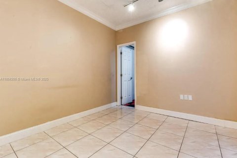 Condominio en alquiler en Miami, Florida, 3 dormitorios, 139.35 m2 № 1931403 - foto 21