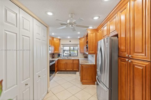 Touwnhouse à vendre à Coconut Creek, Floride: 3 chambres, 164.25 m2 № 1886621 - photo 11