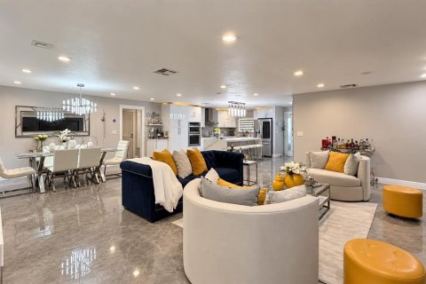 Villa ou maison à vendre à Orlando, Floride: 3 chambres, 174.01 m2 № 2391522 - photo 6