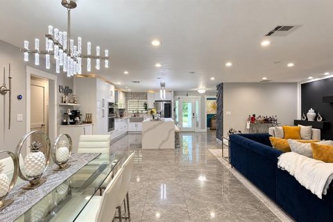 Villa ou maison à vendre à Orlando, Floride: 3 chambres, 174.01 m2 № 2391522 - photo 3