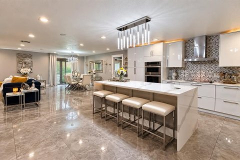 Villa ou maison à vendre à Orlando, Floride: 3 chambres, 174.01 m2 № 2391522 - photo 4