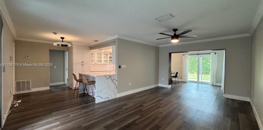 Villa ou maison à Sunrise, Floride 2 chambres, 124.21 m2 № 1728670