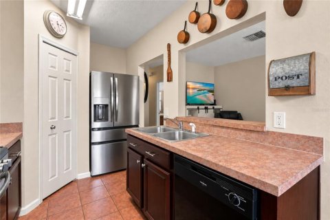 Townhouse in Lakewood Ranch, Florida 3 bedrooms, 125.98 sq.m. № 2402760 - photo 8