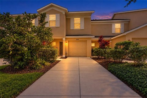 Townhouse in Lakewood Ranch, Florida 3 bedrooms, 125.98 sq.m. № 2402760