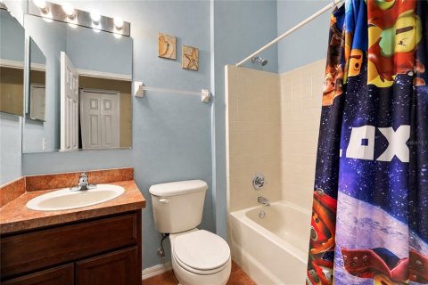Townhouse in Lakewood Ranch, Florida 3 bedrooms, 125.98 sq.m. № 2402760 - photo 26