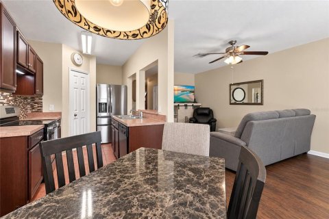 Townhouse in Lakewood Ranch, Florida 3 bedrooms, 125.98 sq.m. № 2402760 - photo 11