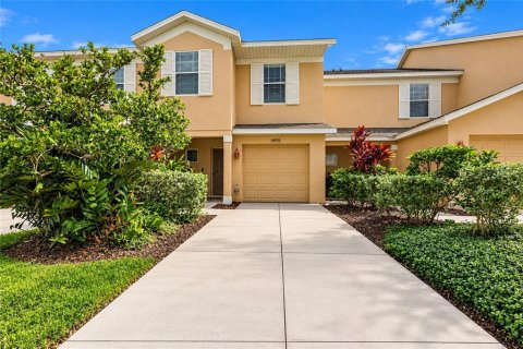 Townhouse in Lakewood Ranch, Florida 3 bedrooms, 125.98 sq.m. № 2402760 - photo 2