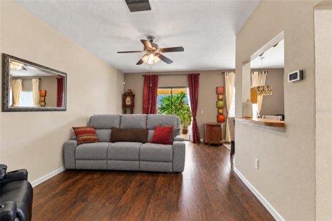 Townhouse in Lakewood Ranch, Florida 3 bedrooms, 125.98 sq.m. № 2402760 - photo 4