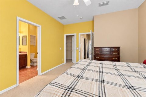 Townhouse in Lakewood Ranch, Florida 3 bedrooms, 125.98 sq.m. № 2402760 - photo 19