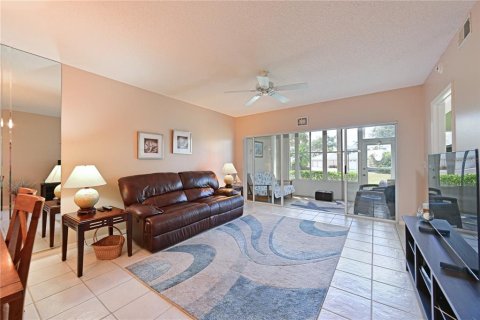 Copropriété à vendre à Bradenton, Floride: 2 chambres, 110.83 m2 № 2127721 - photo 13