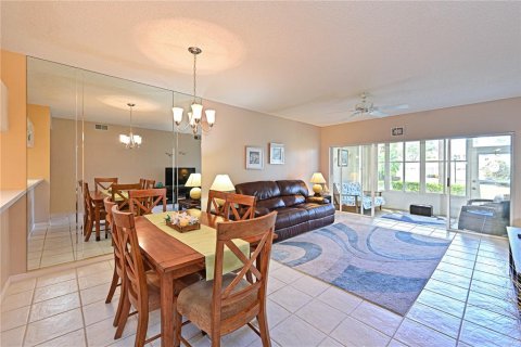 Copropriété à vendre à Bradenton, Floride: 2 chambres, 110.83 m2 № 2127721 - photo 4