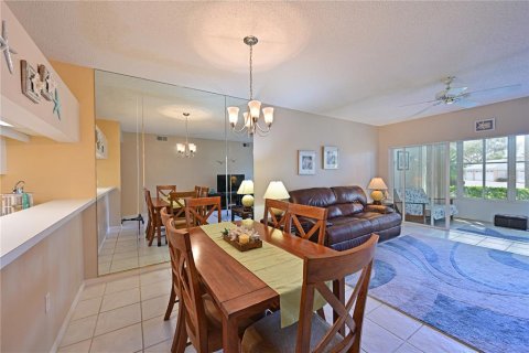 Copropriété à vendre à Bradenton, Floride: 2 chambres, 110.83 m2 № 2127721 - photo 15
