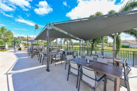 Copropriété à vendre à Bradenton, Floride: 2 chambres, 110.83 m2 № 2127721 - photo 6