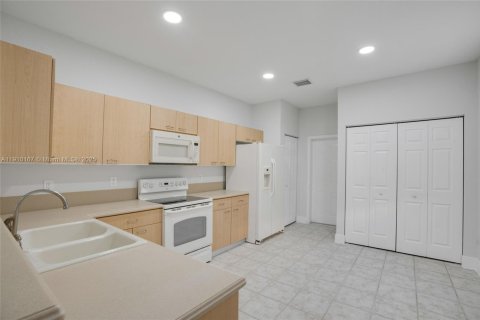 Touwnhouse à louer à Weston, Floride: 3 chambres, 149.11 m2 № 1966407 - photo 11