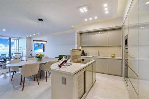 Copropriété à louer à Sunny Isles Beach, Floride: 5 chambres, 295.06 m2 № 1707417 - photo 16