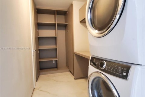 Copropriété à louer à Sunny Isles Beach, Floride: 5 chambres, 295.06 m2 № 1707417 - photo 25